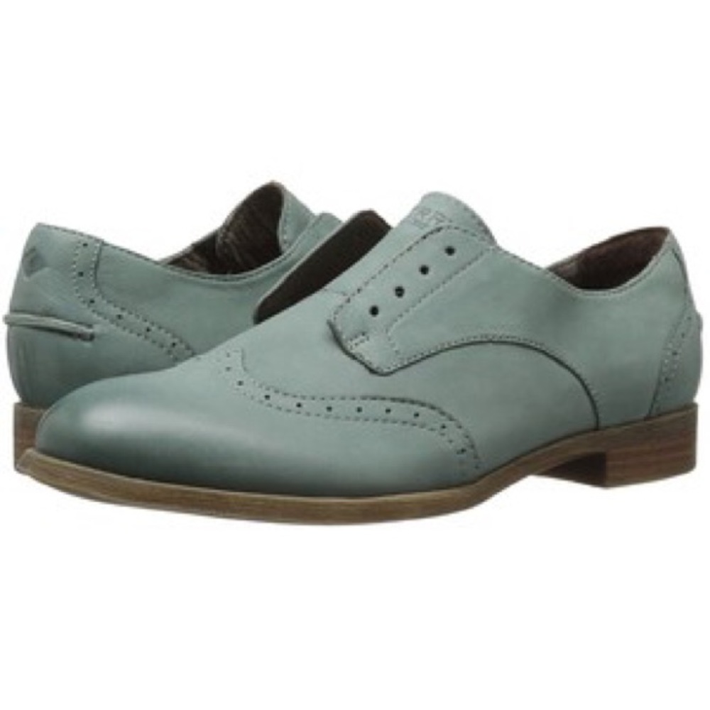 Sperry oxfords (blue leather)