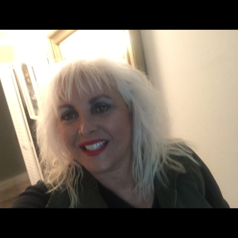 Meet your Posher, Cristina