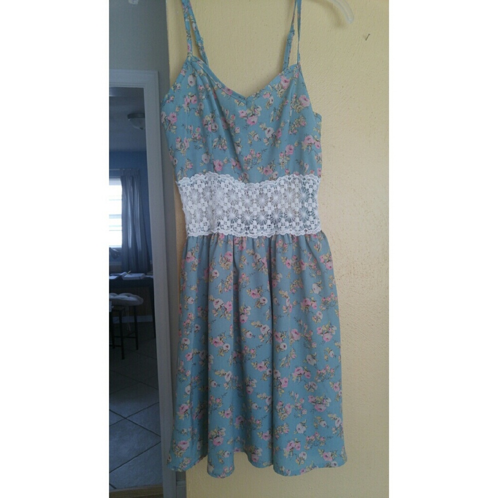 Flower print and lace mini dress