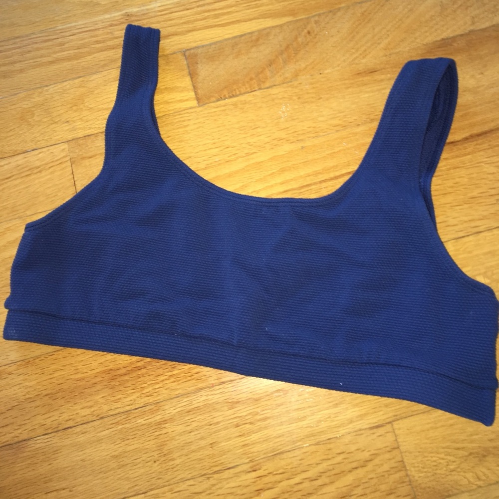 Iightly used sports bra