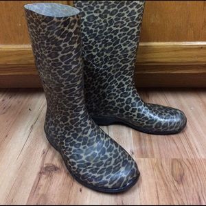 Cheetah print rain boots