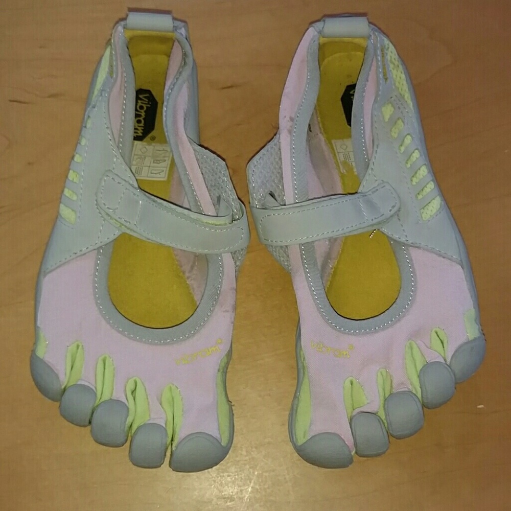 Vibram kids shoes