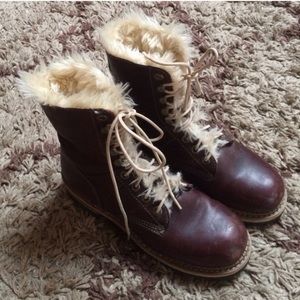 Excellent CAT Leather Boots