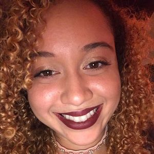 Meet your Posher, Lynette