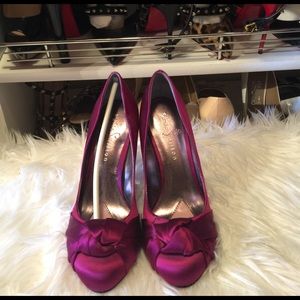 BNWOT PARIS HILTON SZ 7