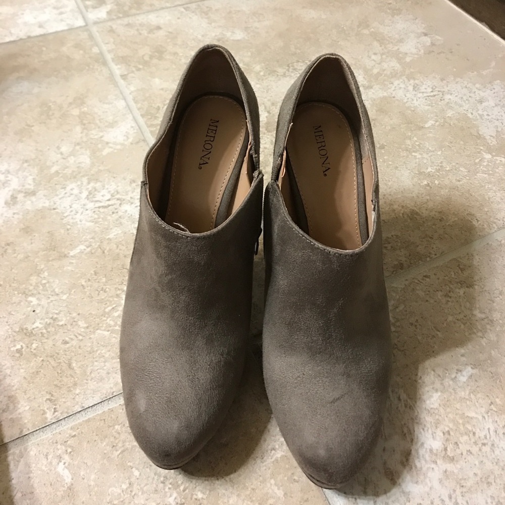 Heeled booties