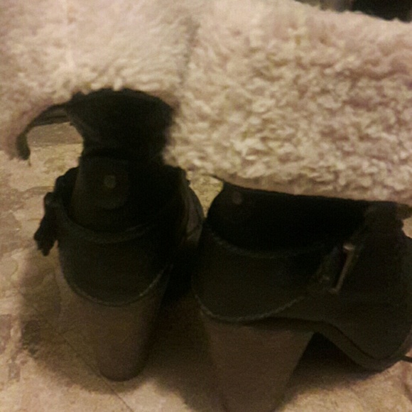 Shoes - Picture 2 of 2