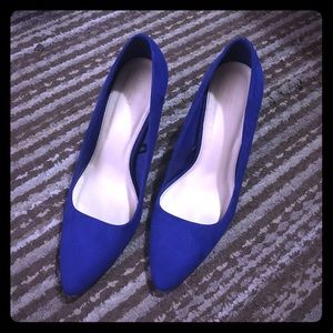 Gorgeous royal blue suede like heels