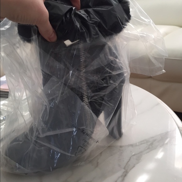 JUNE AMBROSE BOOTS W FUR INSIDE! - Picture 3 of 4