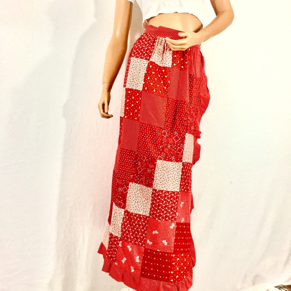 HOLD ❌ HP 🎉 Vintage Wrap Skirt  🍄Red Patchwork🌼