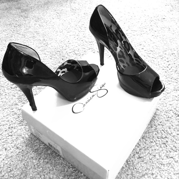 Jessica Simpson Shoes - Jessica Simpson black patent pumps 8.5