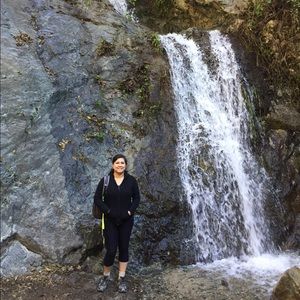 Meet your Posher, Dee