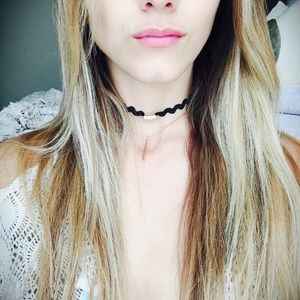 ADORABLE CHOKER! 🌙💋