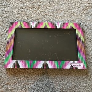 Z Palette, hot pink graphic design, size large