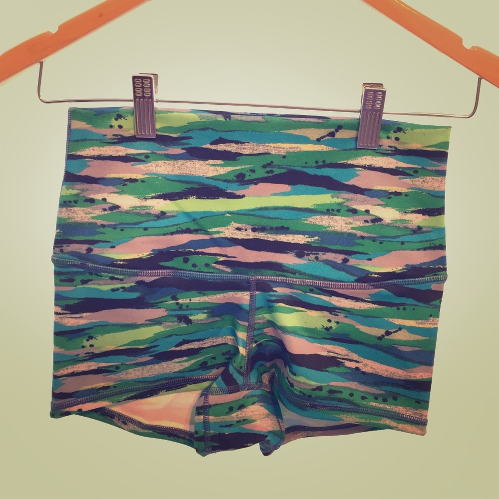 LULULEMON High Waisted Short ☀️ FLASH SALE ☀️