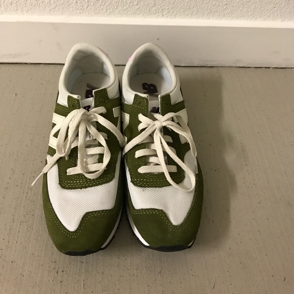 New Balance sneakers woman's size 7 1/2