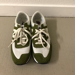 New Balance sneakers woman's size 7 1/2