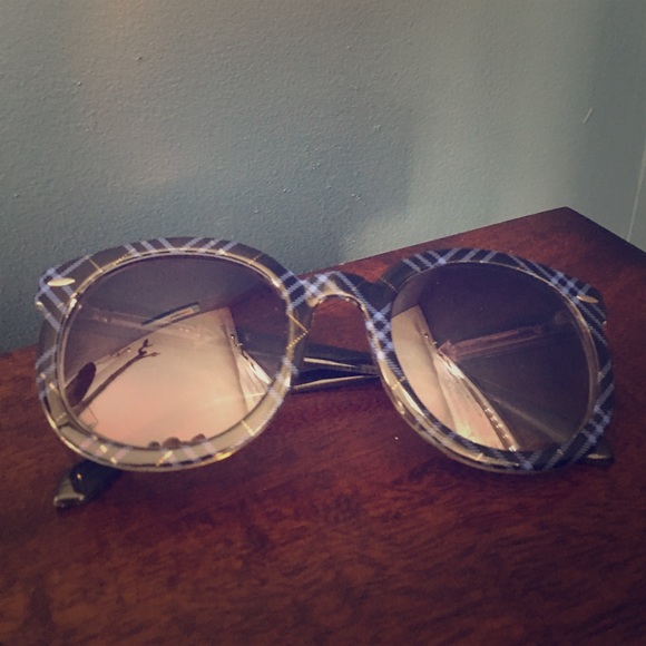 Accessories - Rounded Sunglasses