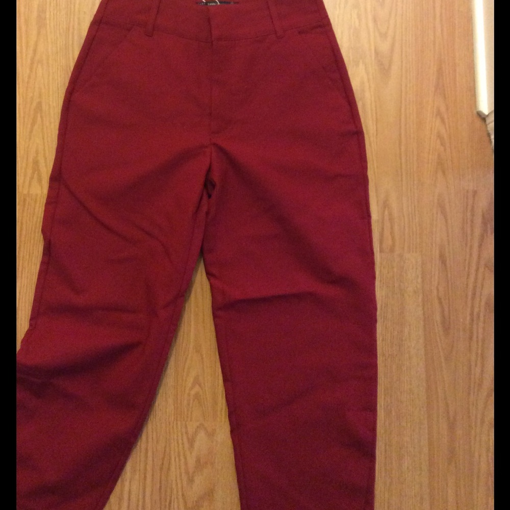 Cute red crop trousers