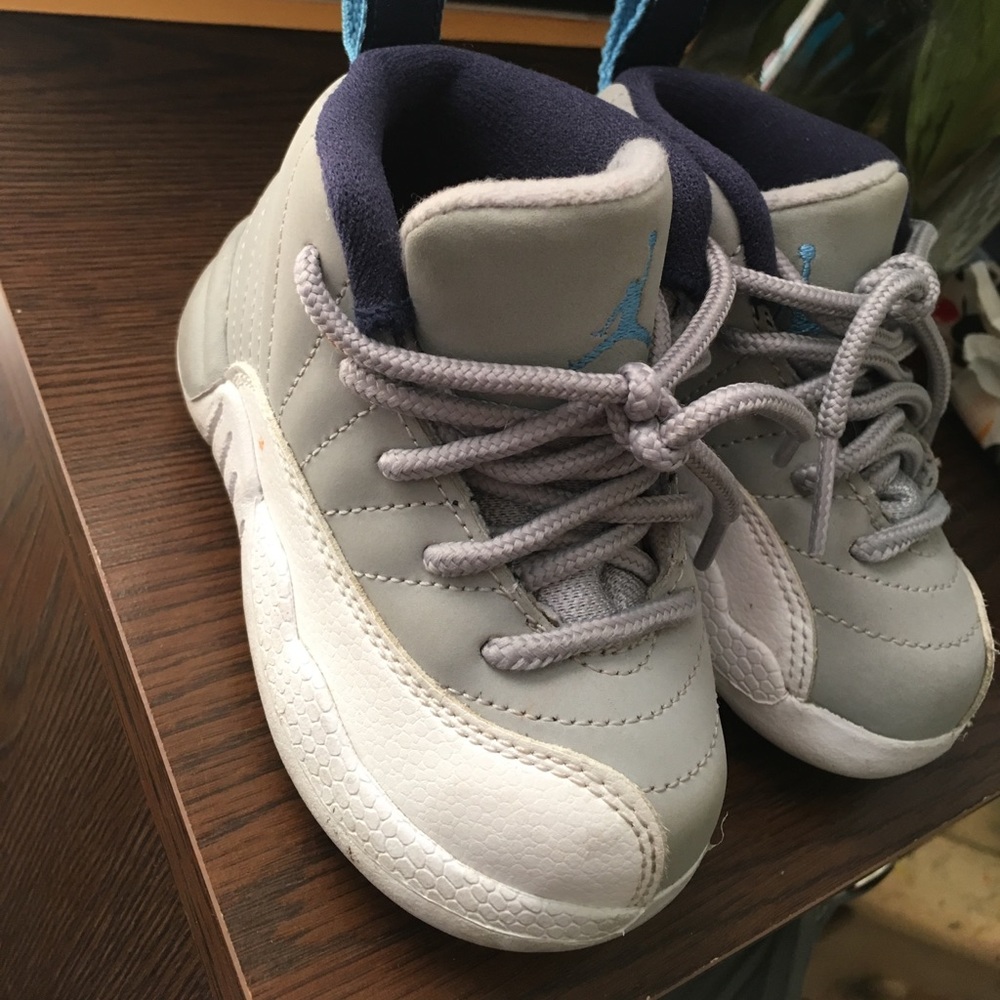 Jordan's wolf grey 12s size 5c