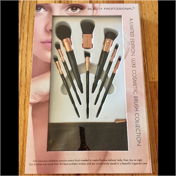 NIB Professional Makeup Brush Set with Makeup Bag - Picture 1 of 3