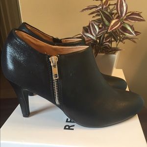 Short booties from Report