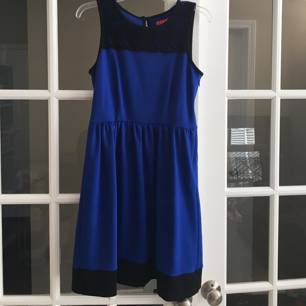 Elle size 10 Lace accent Dress