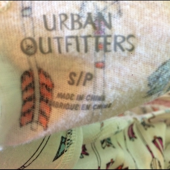 urban outfitters arrow tank top - Picture 3 of 3