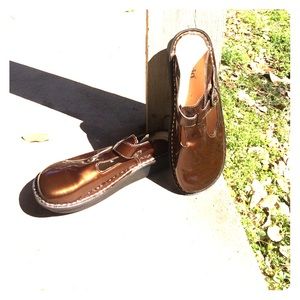 Shines Brown Clogs