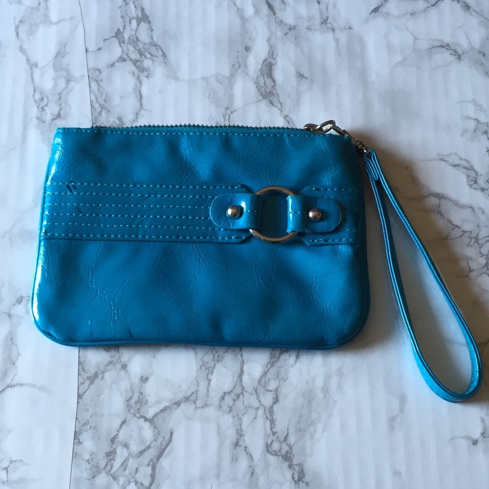 💙 Express Patent Leather Wristlet 💙