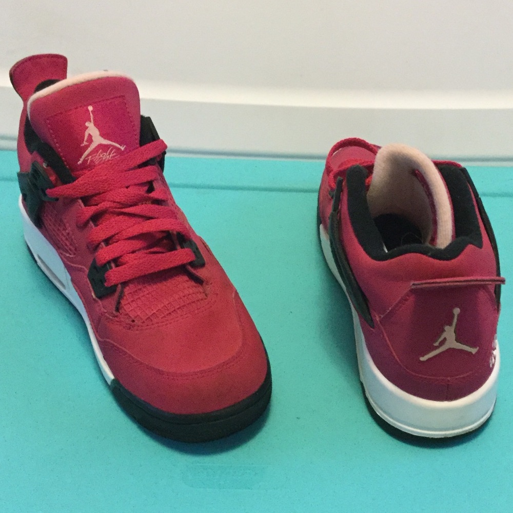 Jordan Shoes ! Pink Jordan's
