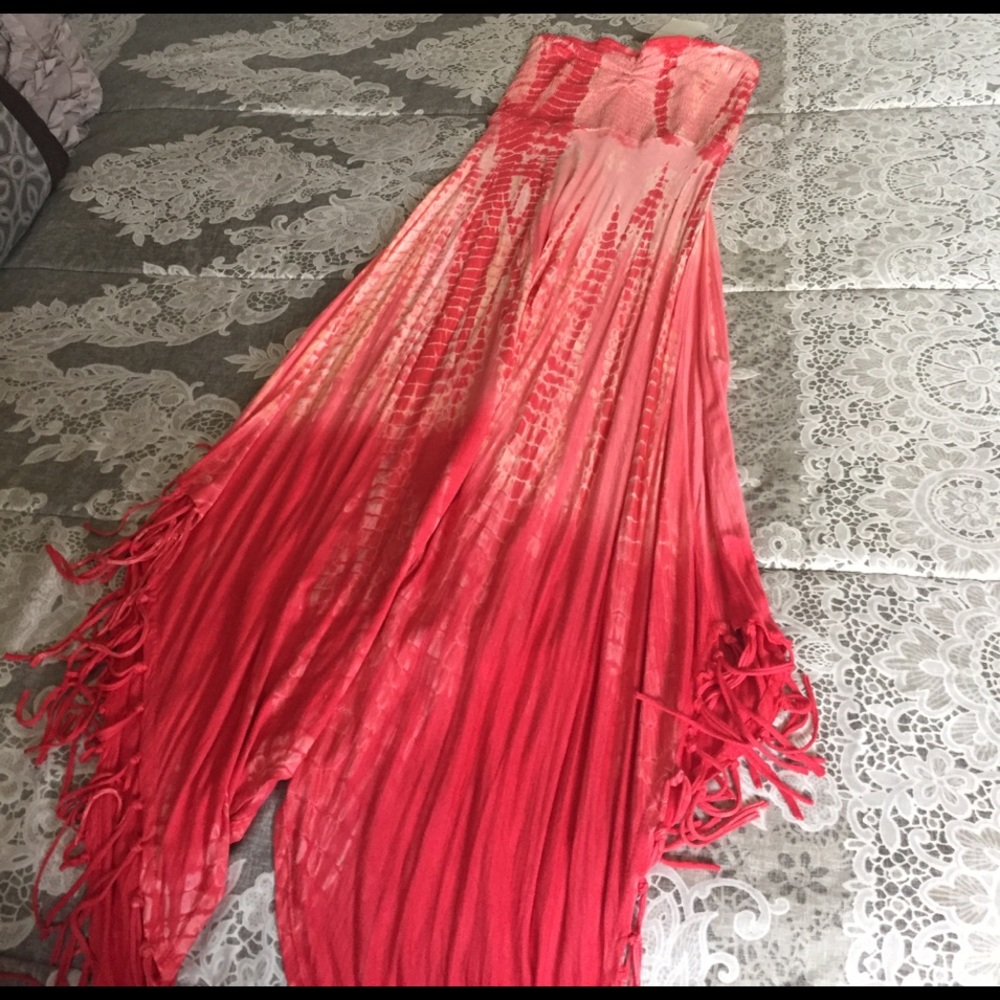 Gorgeous summer statement dress!