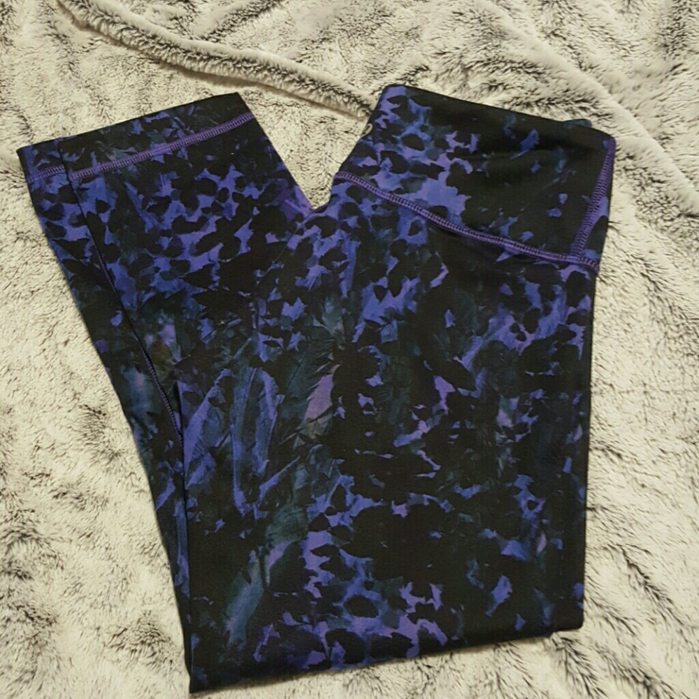 Lululemon crops