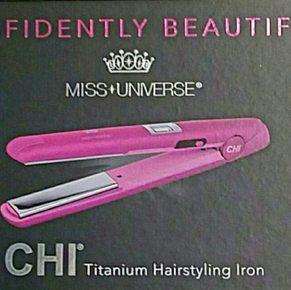 (NIB) CHI DIGITAL TITANIUM STRAIGHTER/FLAT IRON