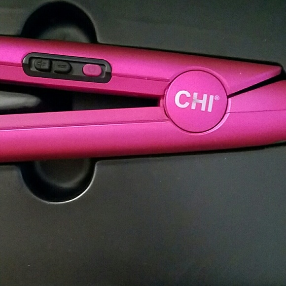 (NIB) CHI DIGITAL TITANIUM STRAIGHTER/FLAT IRON - Picture 5 of 8