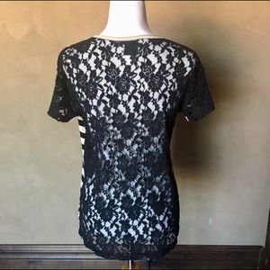Bobeau top with detailed lace back 🌷