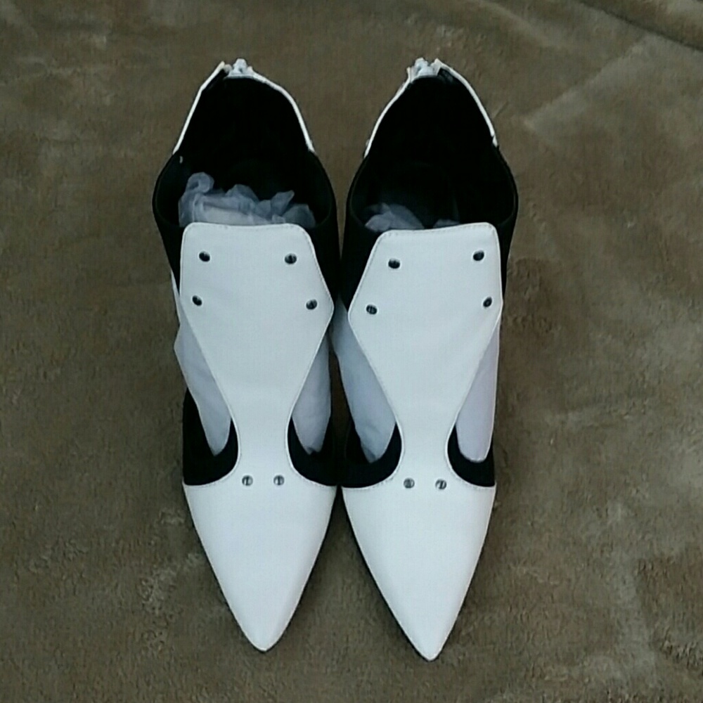 Brand New High Heel Shoes ( Never Been Worn)