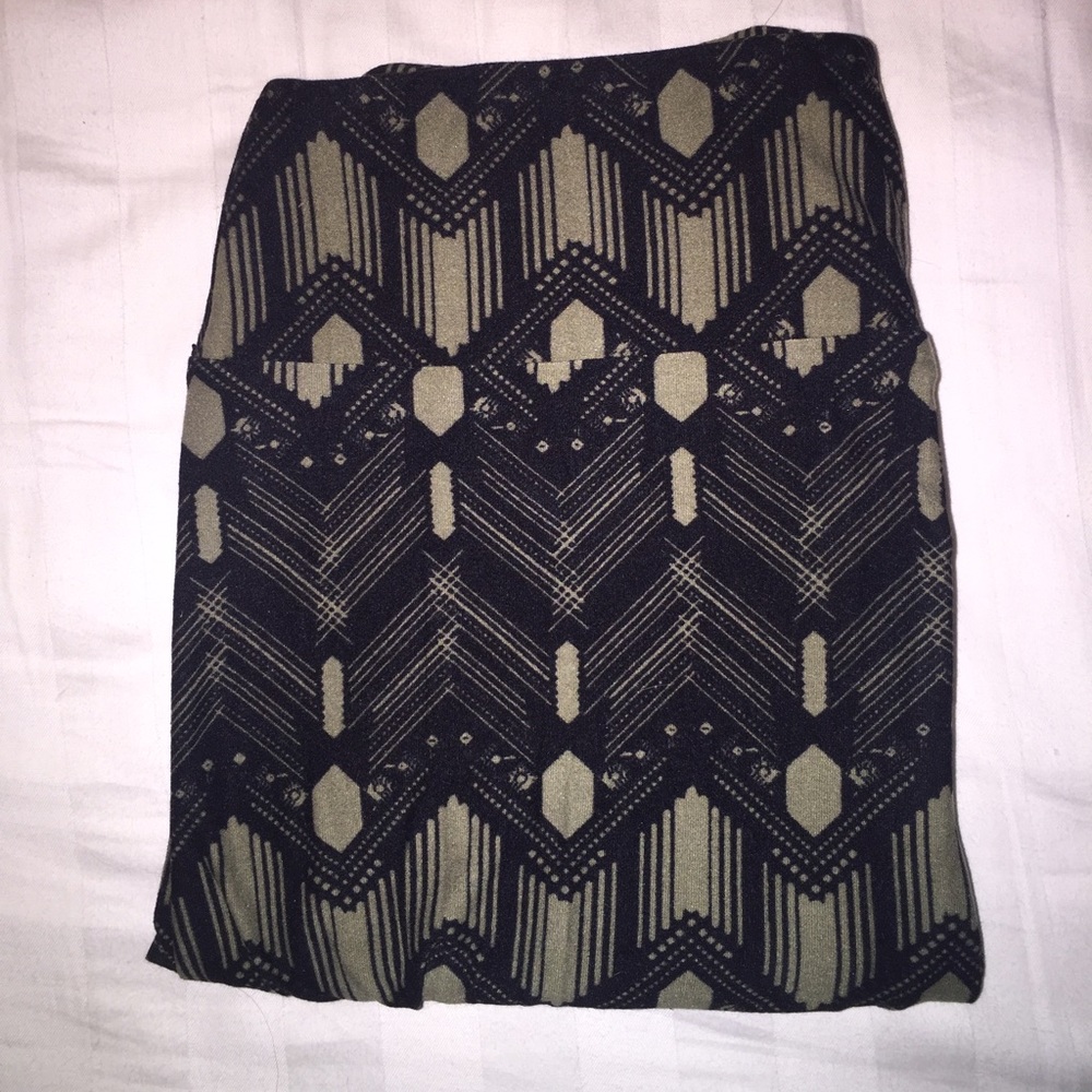🌼SOLD!!!🌼LuLaRoe OS leggings, black/army green.