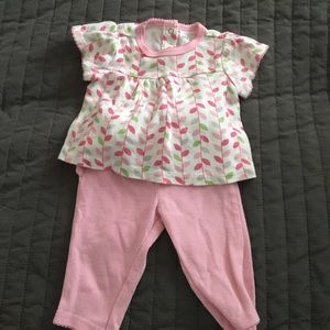 Leaf shirt and ruffle bum pants