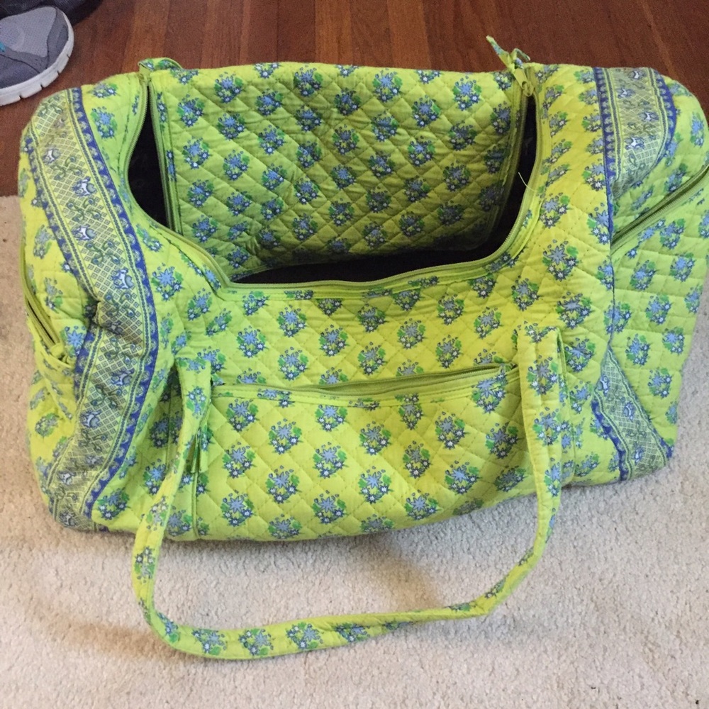 Green Duffle Bag🔥