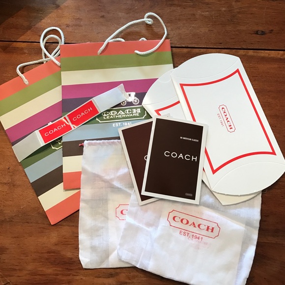 🔥GIFTED 🔥2x Coach Gift Giving Set - Picture 1 of 1
