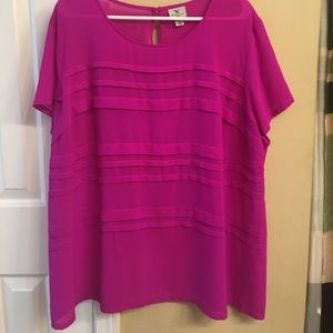 Beautiful Worthington top!!!