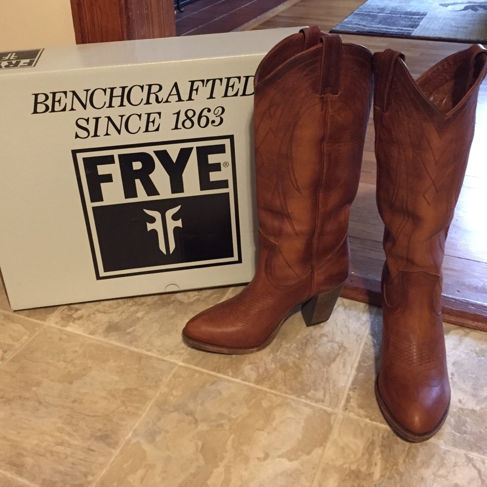 Frye Ilana Pull On Boots