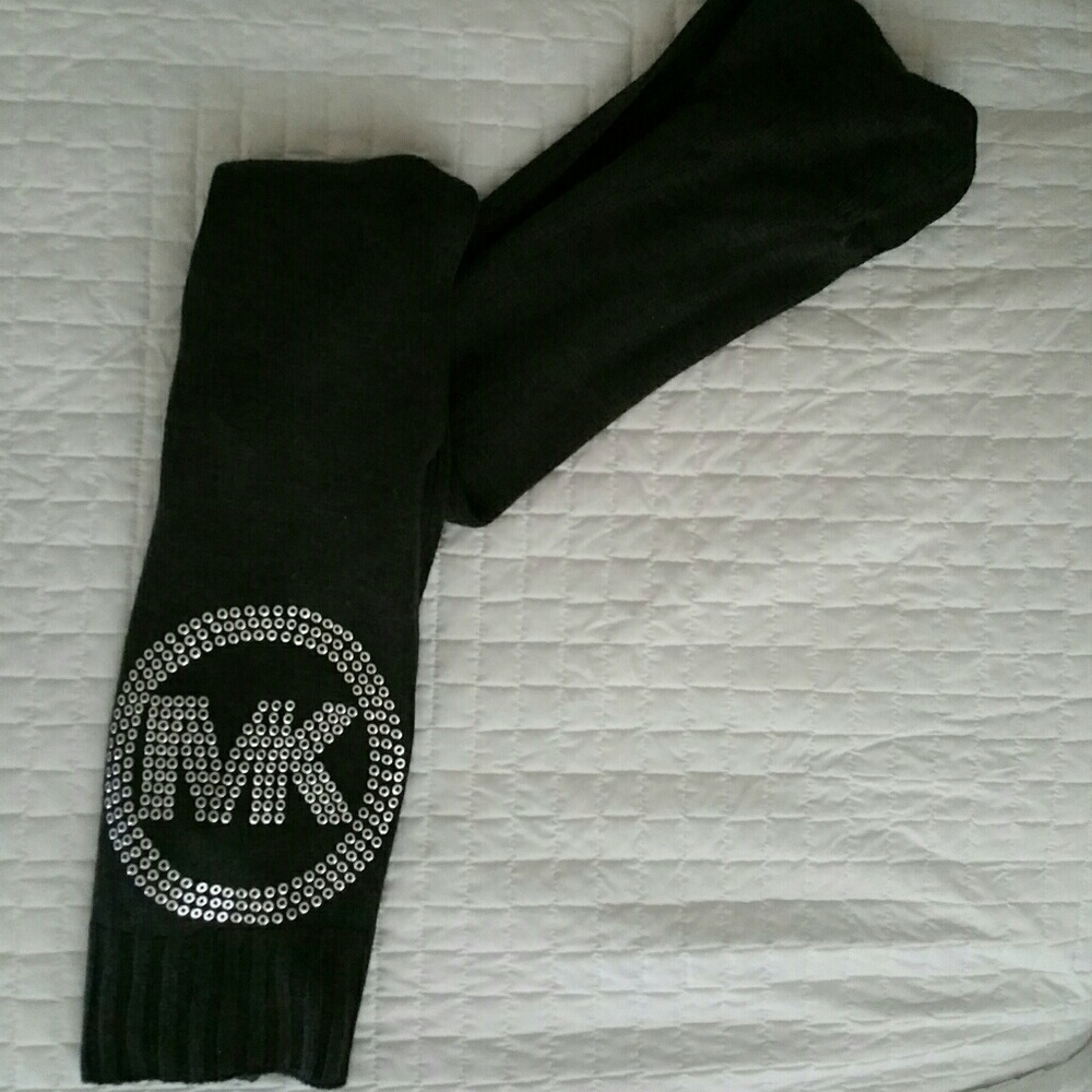 Micheal Kors knit scarf