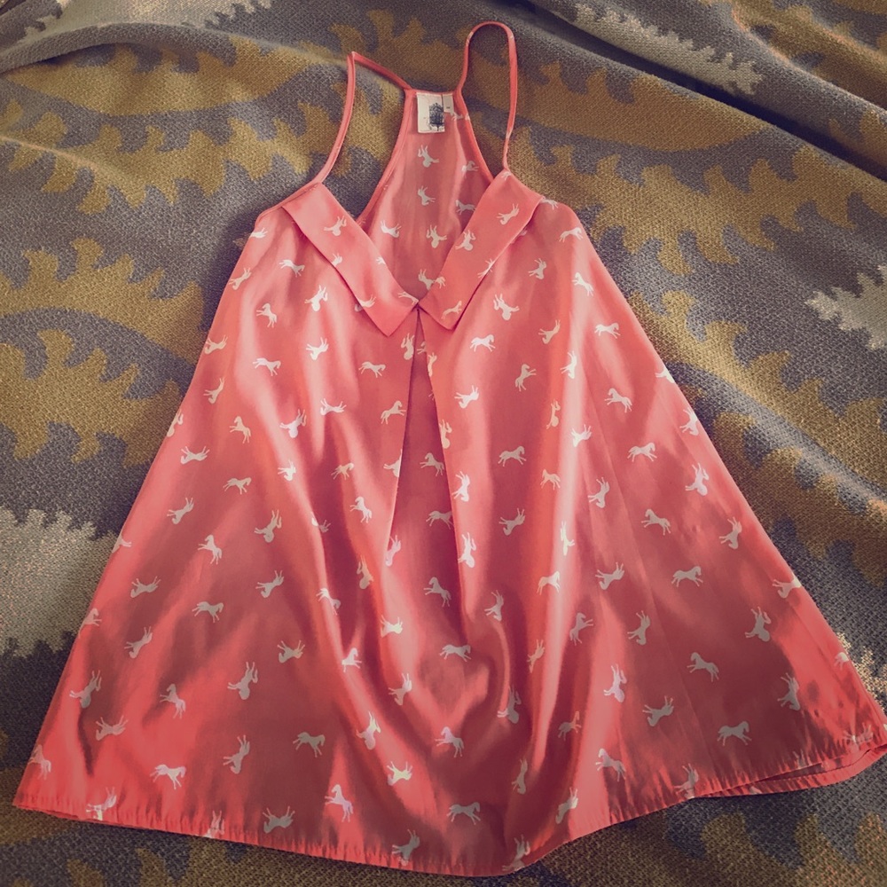 Adorable horse patterned top! Perfect coral color - Picture 1 of 3