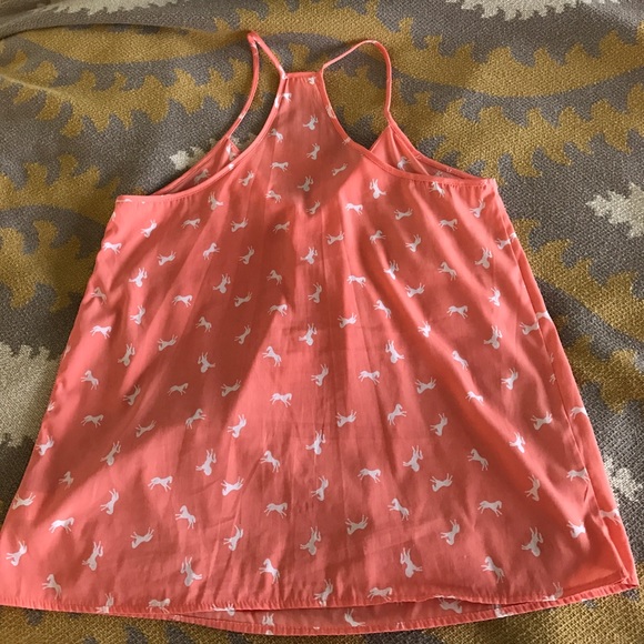Adorable horse patterned top! Perfect coral color - Picture 3 of 3