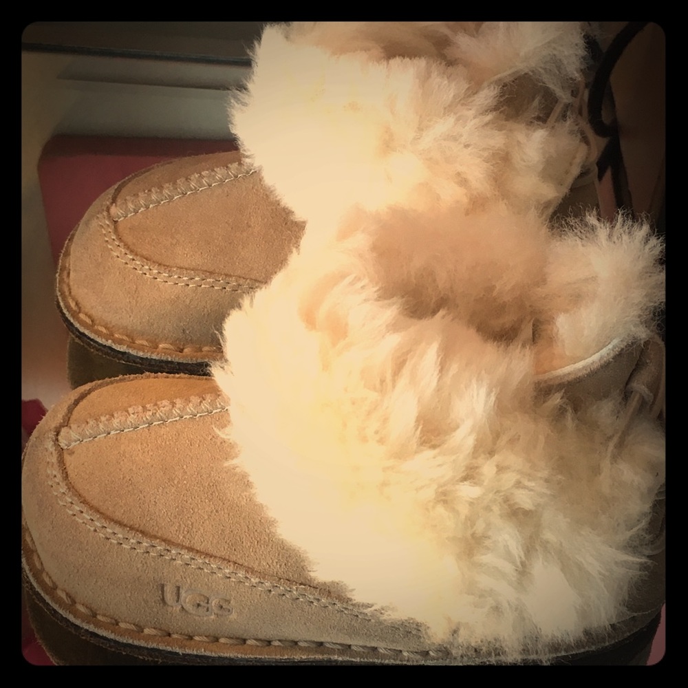 UGG
