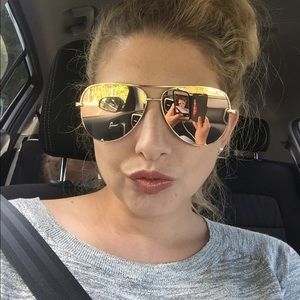 Meet your Posher, Jenn