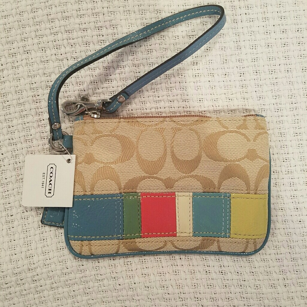 Coach wristlet signature collection brand new
