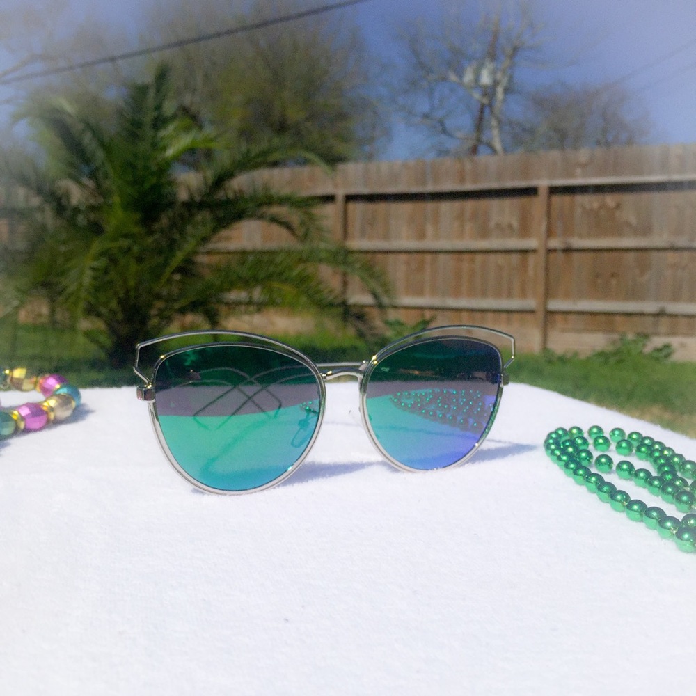 🍀St Paddy's Day🍀 Reflective cateye sunglasses